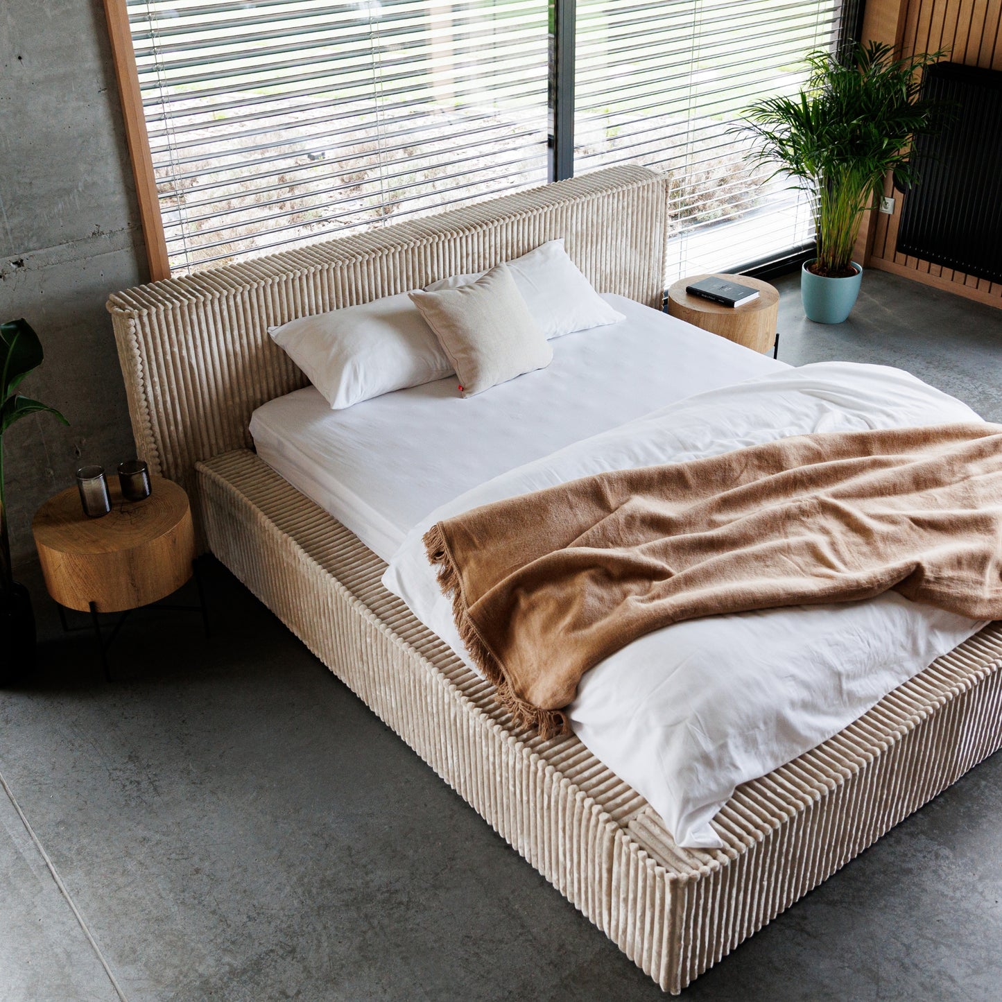 STORAGE BED SCALA