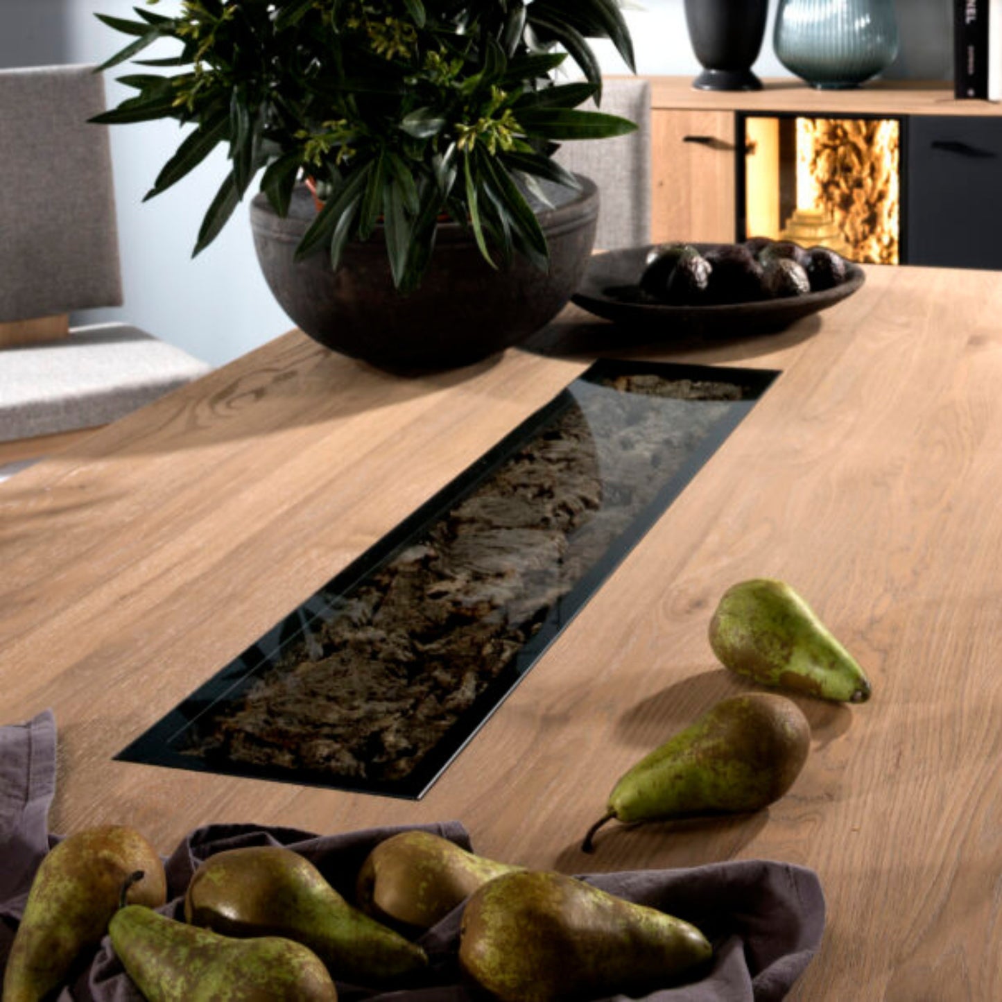 TABLE CORENA