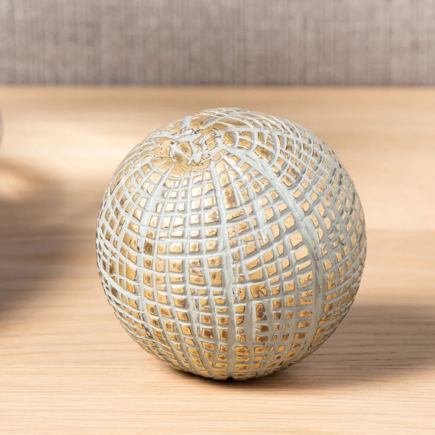 RADIANT BARK DECOR BALL