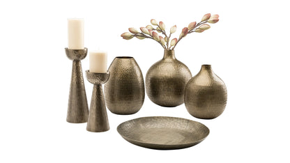 MAKIRA SHORT CANDLE HOLDER